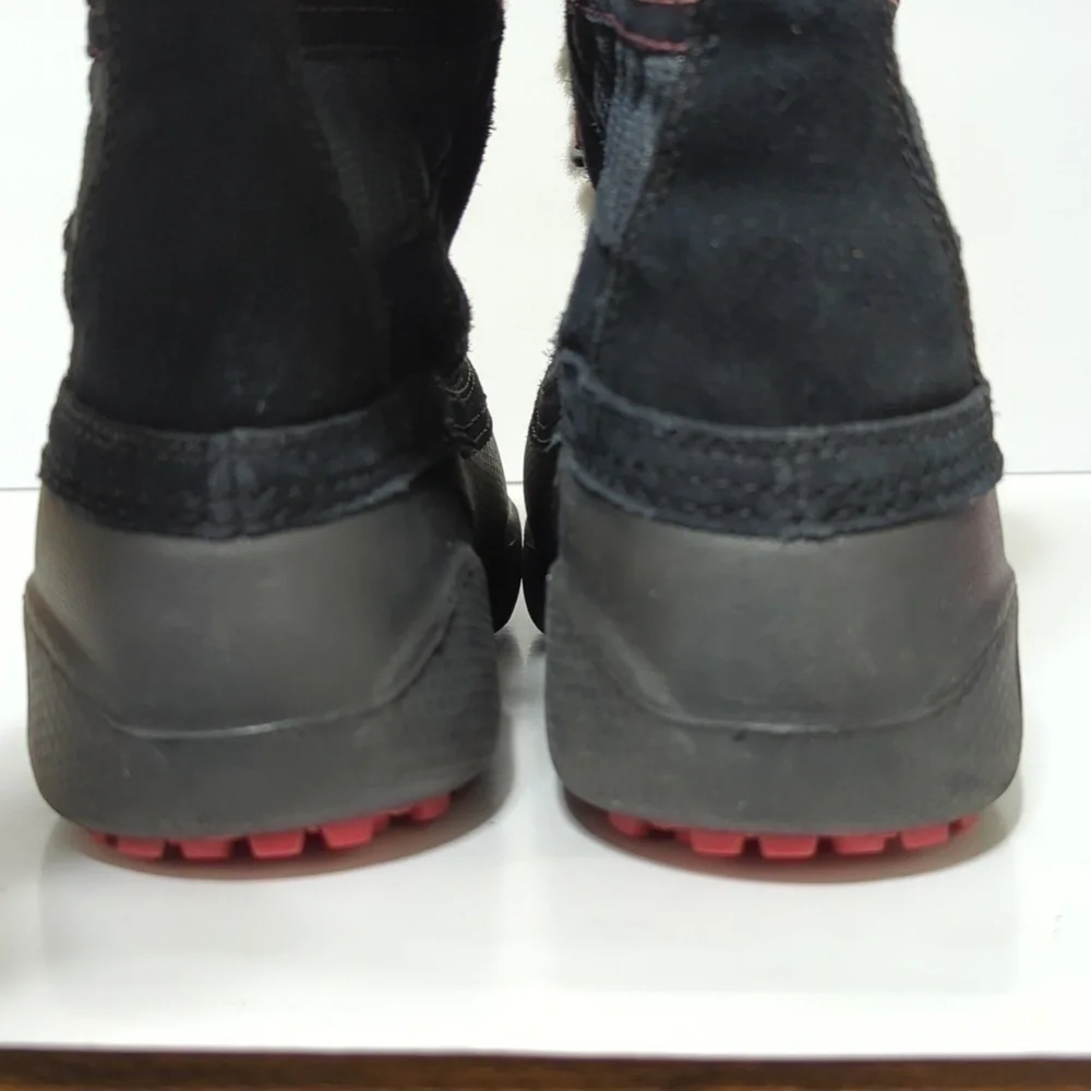 Columbia Tech Lite black/charcoal boots big girl size 5 EU 37.5